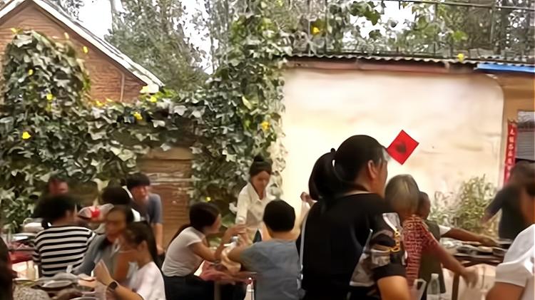 河南男子花很少彩礼娶媳妇，亲戚却认为：表面占便宜，实际吃暗亏