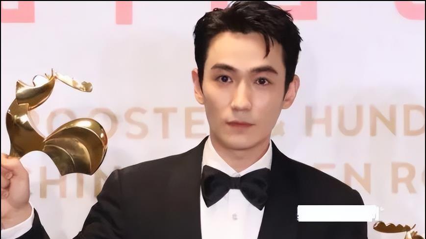 运动 双腿细的像筷子，身体薄似纸片，内娱男明星的审美追求真畸形