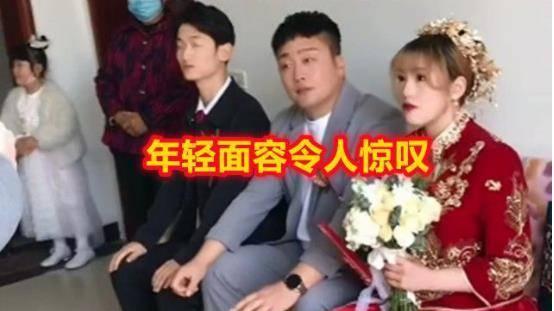 河南36岁的父亲嫁女儿，新娘年仅19岁，网友：他17岁就结婚生孩了