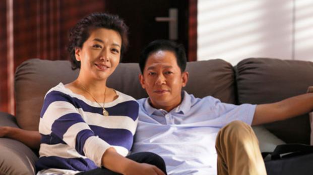 小姐姐|江珊排队做核酸，被网友偶遇，亲和力比较强