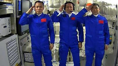 宇航员在空间站工作很长时间，为何氧气用不完？为何不会氧中毒？