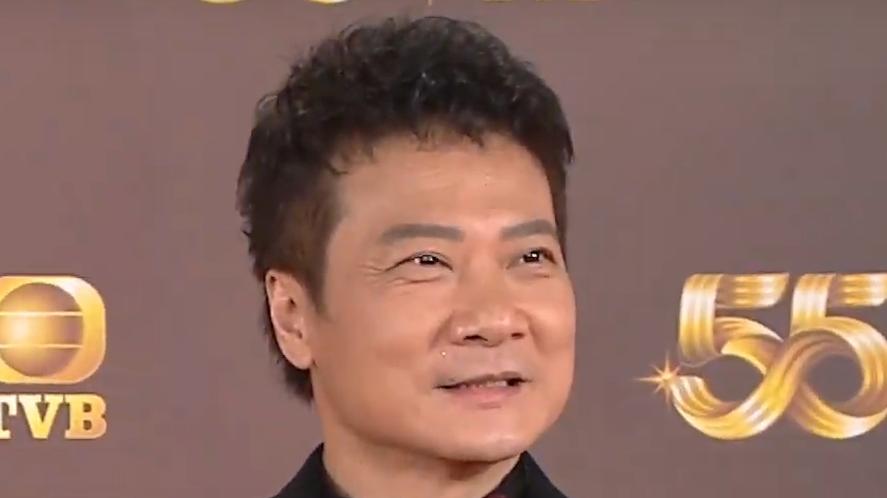 台庆|TVB台庆红毯走秀，众星造型廉价一股影楼风，如同乡村大舞台