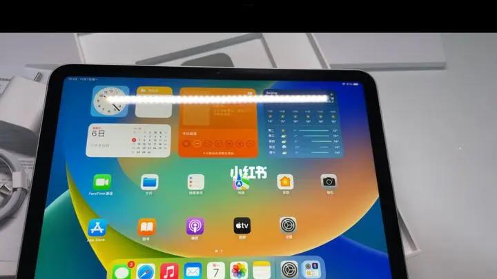 iPad10造型更加新颖，显示屏很优秀，摄像头也升级了
