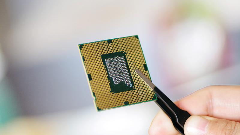 折叠屏|英特尔尝试谜之操作，付费解锁芯片，不知道套路多少人