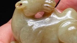 和田玉籽料|清 和田玉籽料 圆雕 玉骆驼 摆件 把件