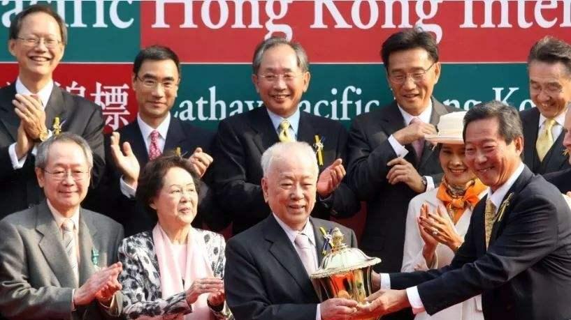 李嘉欣|李嘉欣4百亿家产不能动，每月只能花2百万，儿子长大后可全额继承