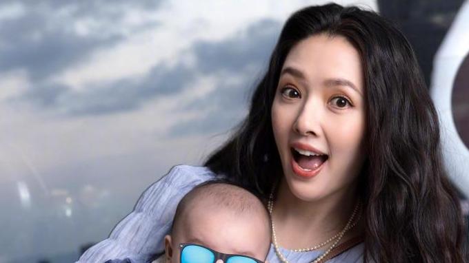 郭碧婷|38岁郭碧婷二胎产后首秀，戴一整串钻石手链，每1颗都不止1克拉