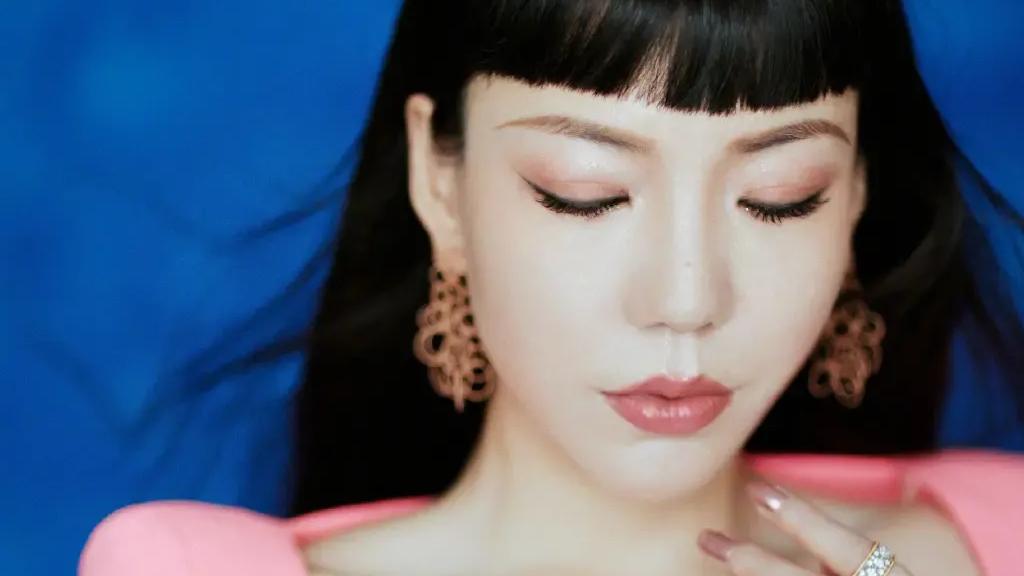 吴莫愁|连吴莫愁都开始走性感路线了，难道！这是过气女艺人的必经之路？