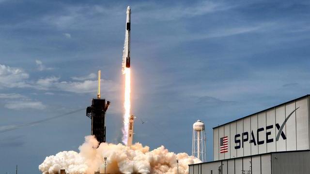 SpaceX和ULA将在一天内发射两次任务，其中包括一批军事卫星