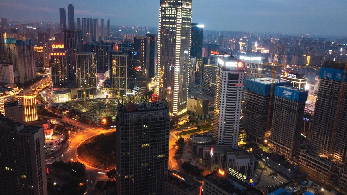 滨江|嘉兴房价后期还会继续下跌，随着杭州、南京等城市放松限购，像是嘉兴这种二线城市，