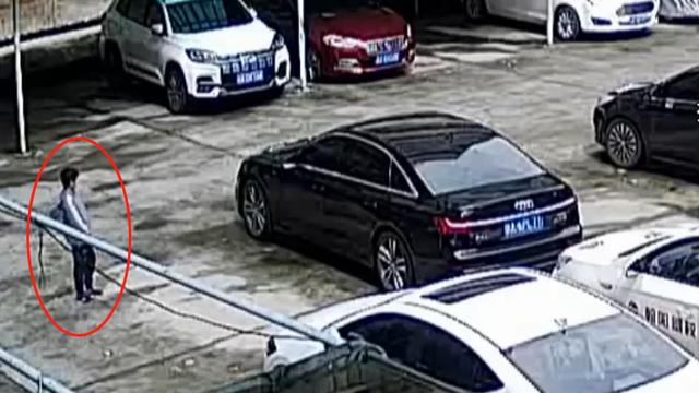 2020年重庆男孩“划”了奥迪，父亲赔3500元后警方调查却发现问题