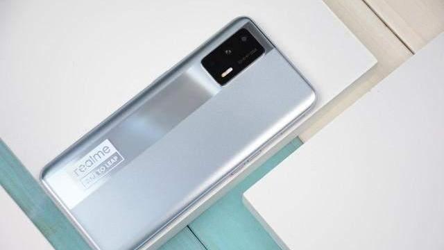 算法|红米和Moto都无力招架，骁龙888+12+256GB，如今只要1849元