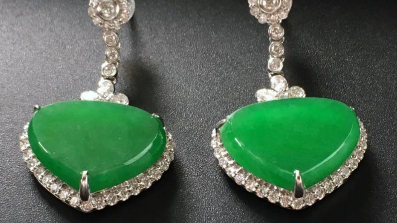 |翡翠在未来会降价吗？为何翡翠那么贵？受到了这几个方面的干扰