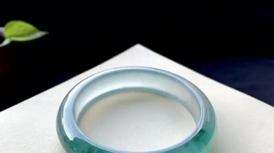 翡翠|翡翠中呈现出的意境你知道是怎么形成的吗？