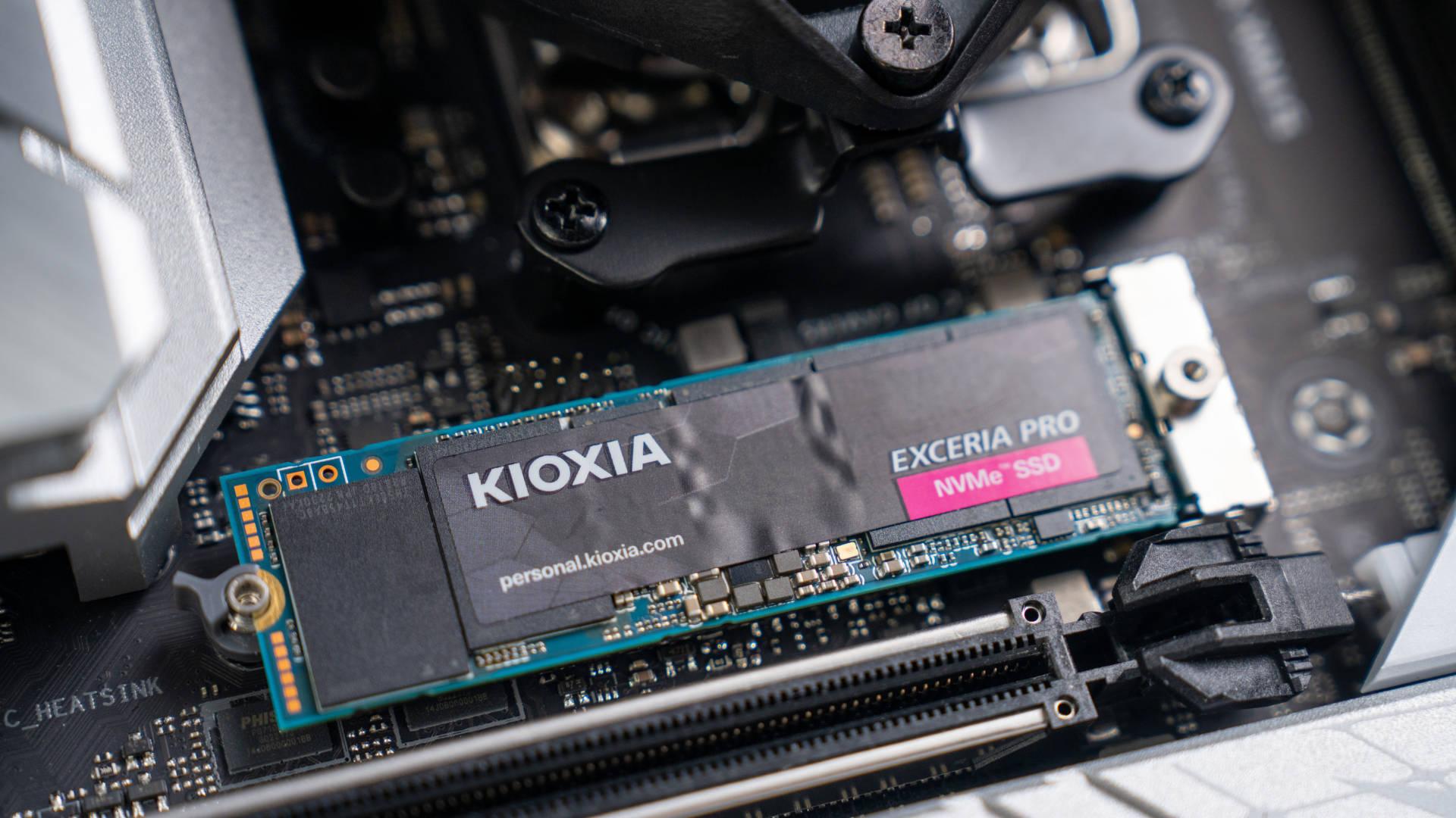 铠侠|旗舰级速度，铠侠SE10 PCIe4.0固态硬盘开箱评测