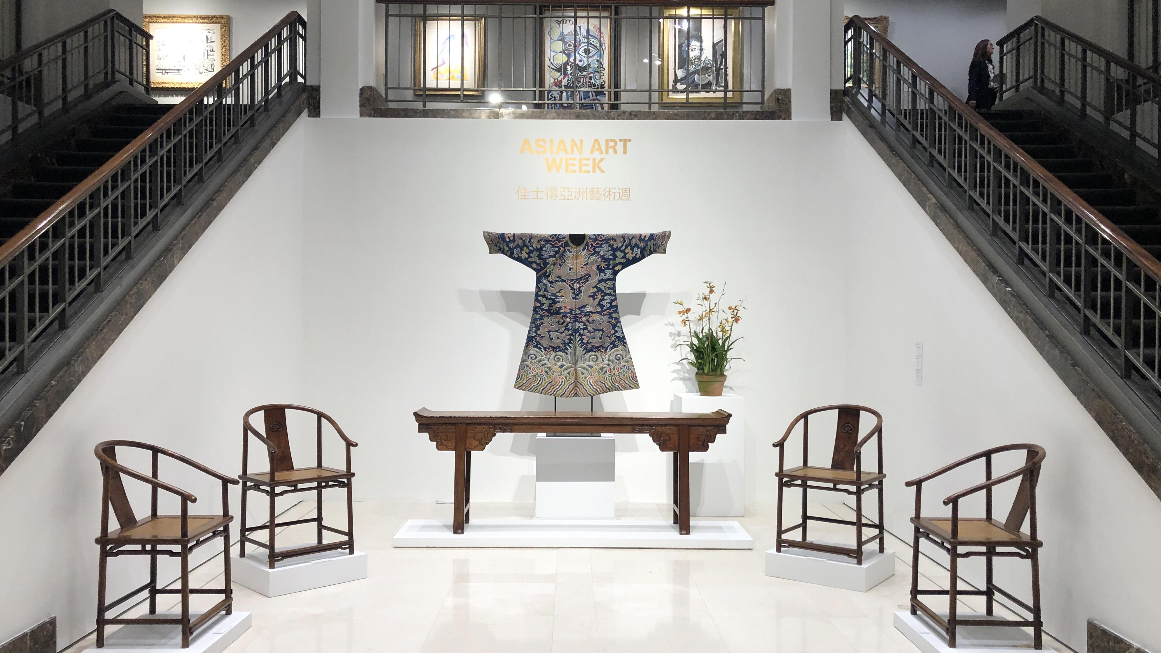 |四张靠背、四幅风景，明黄花梨成堂圈椅不多见