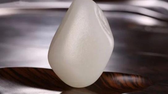 翡翠|这几种玉丑出天际，但却价值连城！