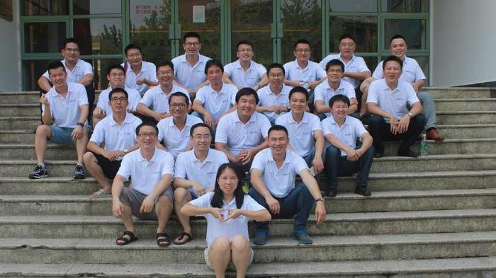 25人参加同学聚会，消费将近万元，提倡者提出了“AA制”被拒绝！