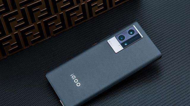 vivo|87万高跑分，12G+512G也降了1700元，vivo拿出了诚意