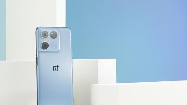 液晶显示器|友商更有性价比，天玑8100+LCD屏+67W快充，还买啥红米K50？