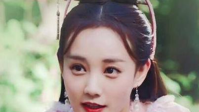 李一桐|清纯风的李一桐，这次的装束真的有辨识度！