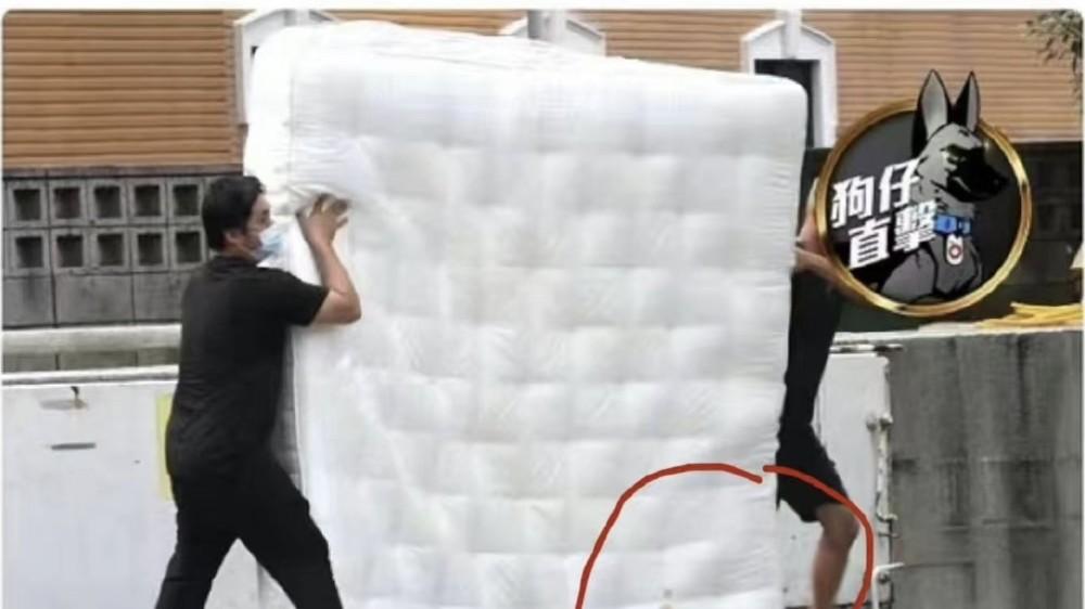 大S|张兰称大S扔的百万床垫是假的，还曾给她发了两张律师函，难怪站出来爆料