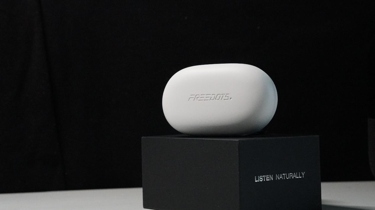 路由器|保留音质不入耳，Freedots风传导耳机是什么