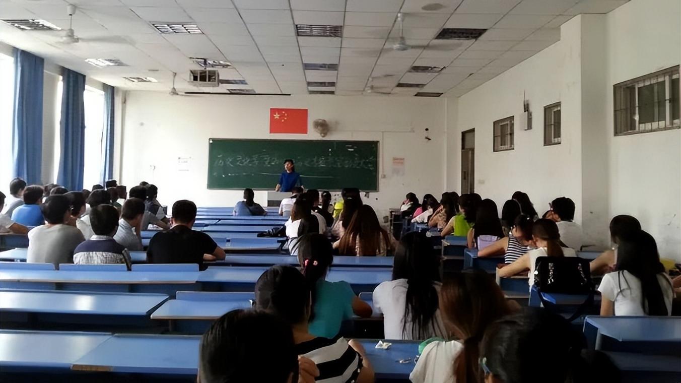 大学|大学“让人很头痛”的4大专业，进入大学就后悔，毕业后难找工作