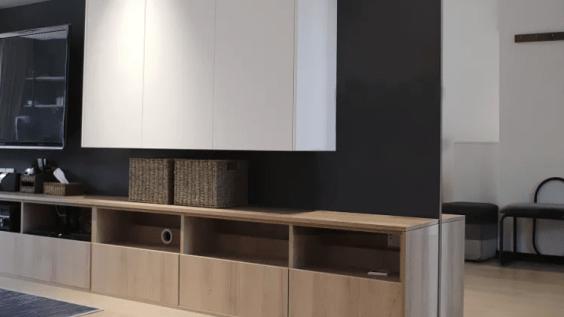 越来越多人装修时坚持极简风，全屋不装主灯，收纳藏而不露