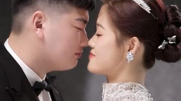 陈萌|朱小伟在健身房疯狂减肥，陈萌却身穿短裤跳舞，网友：又是图钱的