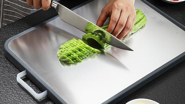 这几件早该被淘汰的厨房用品别再购买了，实用性低，还不安全