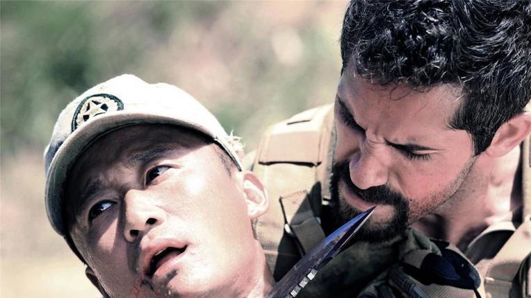 吴京|吴京破坏气氛撕海报是为哪般？吴京偷改台词，弗兰克表示太荒谬！