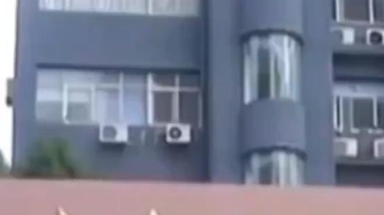 女子大学期间怀孕被查出艾滋病，吃药治疗一年多年后才发现是误诊