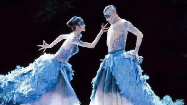 王迪|痛心！44岁王迪抛下妻子俩娃坠亡，杨丽萍悲痛发文，头像早有预兆