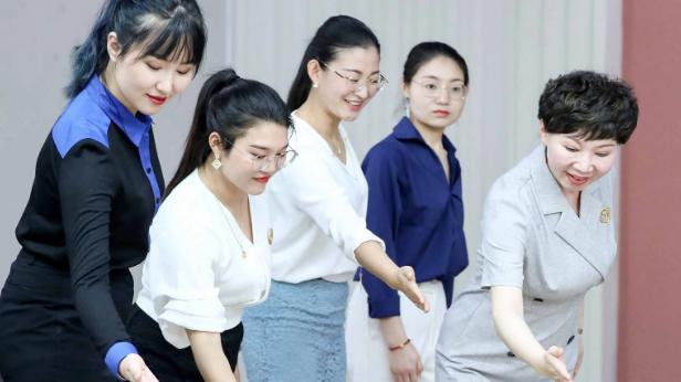 王者荣耀|举止动作优雅的礼仪