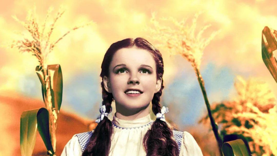 绿野仙踪|朱迪·嘉兰：因《绿野仙踪》成名，5段不幸婚姻，47岁死在浴室