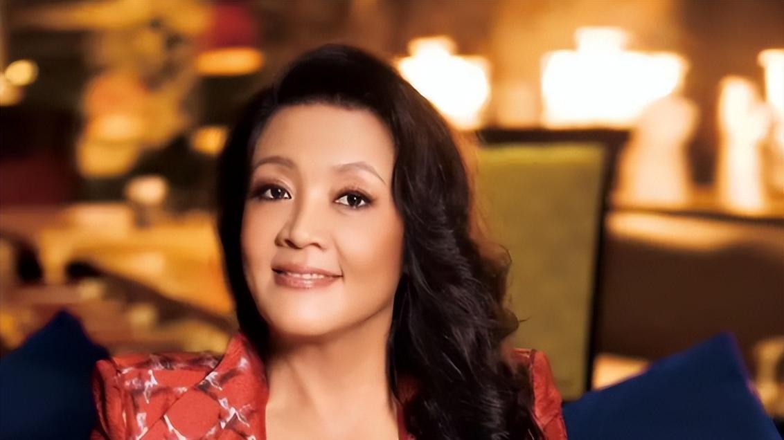 关晓彤|汪小菲又一次输了，可张兰却赢麻了，成长经历被曝光令人钦佩不已