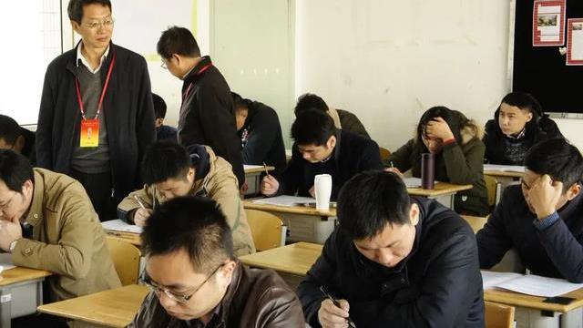 大学生|公务员迎来“大量”扩招，需招聘19万人才，大学生别错过了机会！