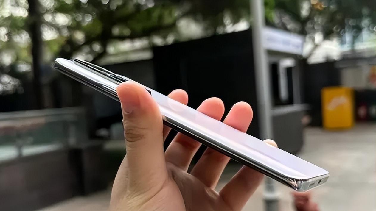 华为荣耀|荣耀X50全方位升级，1英寸大底+天玑8200，有点意外