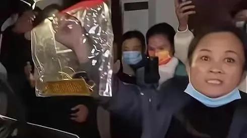 陈亚男|陈亚男与朱单伟为什么分手？最靠谱的原因可能是亚男父亲打了小伟