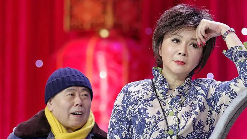 潘长江|潘长江犯病了？穿病号服瞪眼大喊大叫神志不清，被嘲哗众取宠