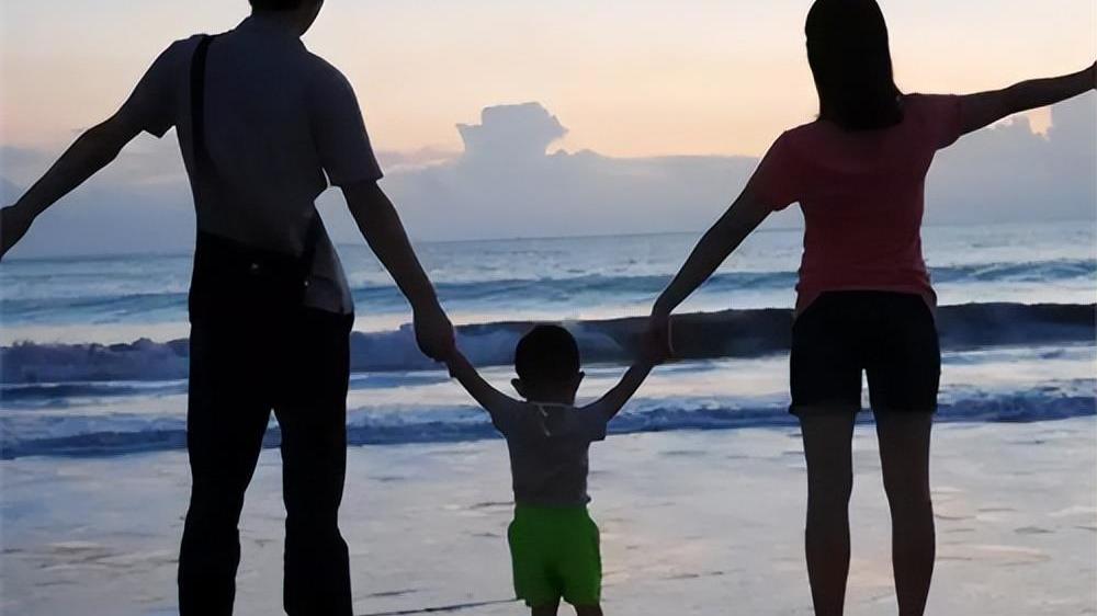 十二年过去了，“我爸是李刚”的男子出狱求职被拒，成为装修工人