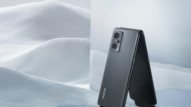 realme GT2从2799降到2099，骁龙888芯片，续航能力强大