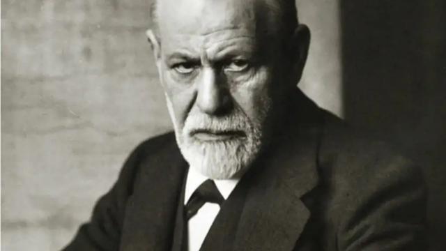 有没有一种可能性：梦境中发生的事情，其实来自于平行宇宙？