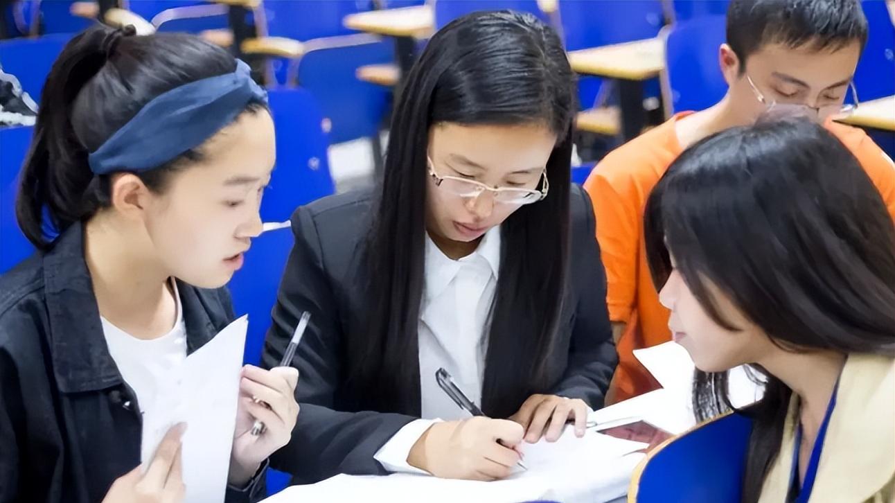 招聘|中国石油公开招聘，平均工资8590元左右，3类毕业生可优先录用