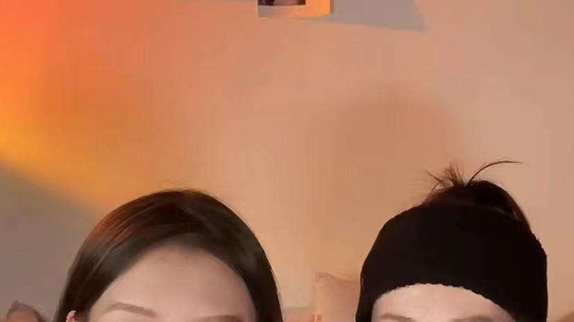 陈思诚|陈思诚坐飞机惹争议！目光赤裸打量空姐，黑黑壮壮不算太油腻