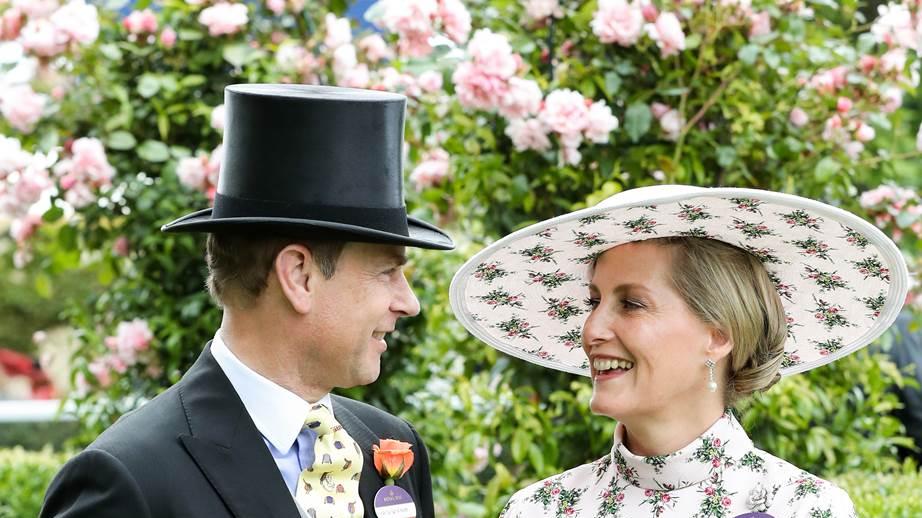 戴安娜|短头发的索菲王妃真的好像戴安娜！如今她走出了自己的王室之路