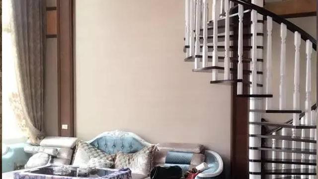 农村小伙自建别墅，盖房仅花25万，但装修却花费近百万！