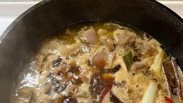 陈飞宇|22岁的陈飞宇晒一日三餐，绿油油的看不到肉，网友：不够我吃一顿