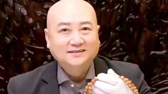 |重瑞卖手串标价四千八，还说：有人开价五百万，因为我是唐僧！